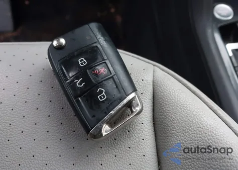 2020 Volkswagen Tiguan 2.0T Se/2.0T Se R-Line Black/2.0T Sel z USA, uszkodzony, nr VIN 3VV2B7AX7LM011653